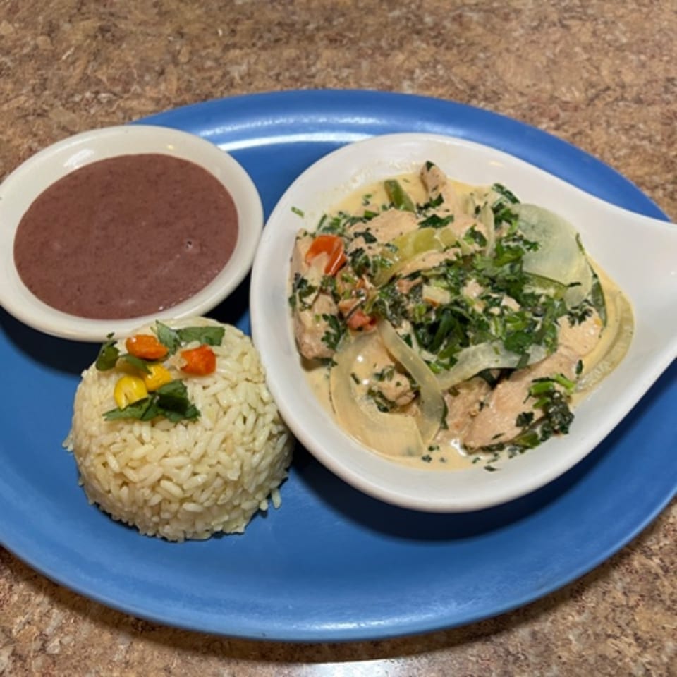 Creamy Pollo a la Crema Delights